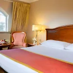 Avenue Hotel