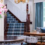 Avenue Hotel 4*