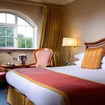 Avenue Hotel
