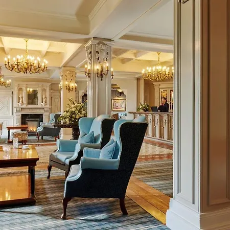 Avenue Hotel